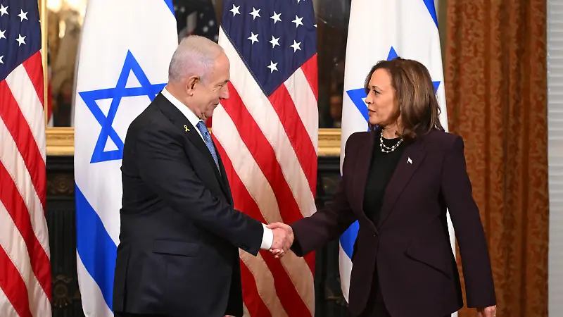 Julio – Netanyahu y Kamala Harris